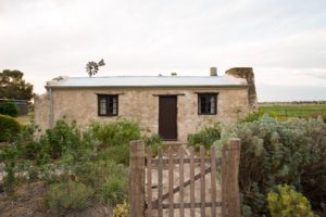 Early Settler Cottage - Keith